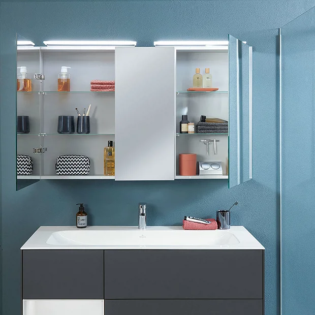 Villeroy & Boch Villeroy And Boch H746 X W1307mm My View One LED Illuminated Mirror Cabinet 5 Villeroy & Boch Villeroy And Boch H746 X W1307mm My View One LED Illuminated Mirror Cabinet - Image 3